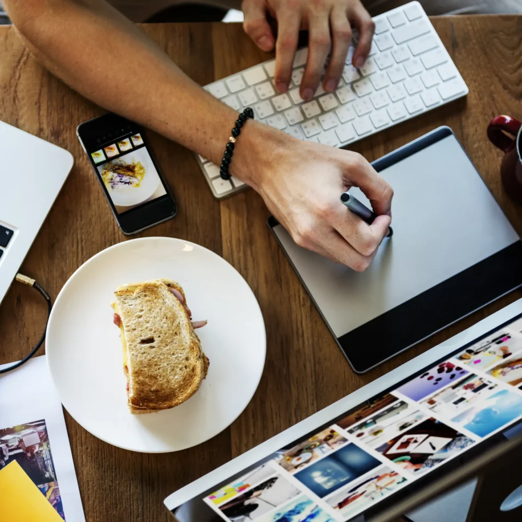 Elements to consider on Creating a Graphic Content for Business Advertising