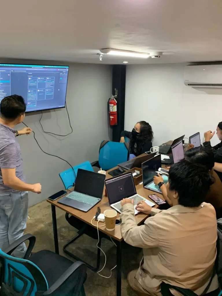 Unlocking Success: How a Social Media Consultant Can Help Entrepreneurs in New York, USA 3 Transform Your Business with Expert Social Media Support